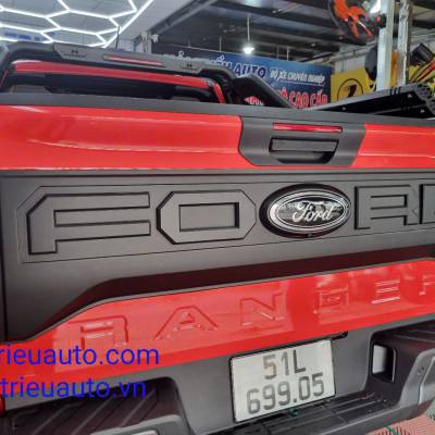 Ốp sau cốp xe Ford Ranger 2025