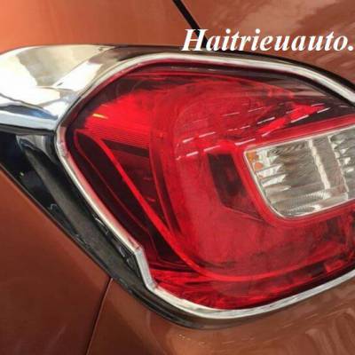 Viền đ&egrave;n hậu Mitshubishi Mirage