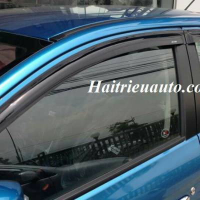 V&egrave; che mưa Mitsubishi Attrage