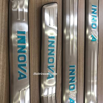 Nẹp bước ch&acirc;n cho xe innova 2016