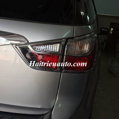 Viền đ&egrave;n sau Isuzu MU-X