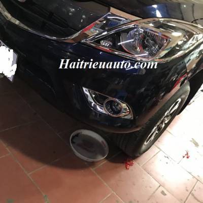 Viền đ&egrave;n trước Mazda BT50