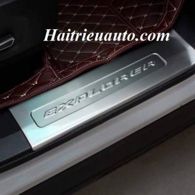 Nẹp bước ch&acirc;n trong Ford Explorer