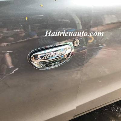 Tay ch&eacute;n cửa h&agrave;ng thailand Mitsubishi Attrage