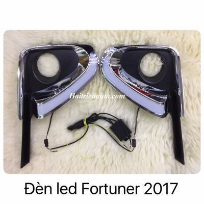 Đ&egrave;n led gầm Fortuner 2017