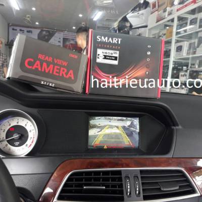 Lắp camera l&ugrave;i cho xe Mercedes C250