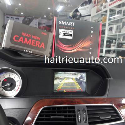 lắp camera l&ugrave;i cho xe mercedes C200 2013
