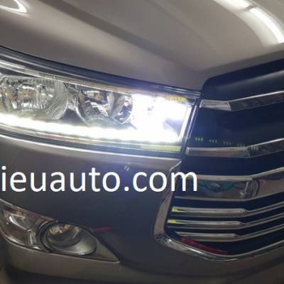 độ đ&egrave;n led cho xe innova 2017