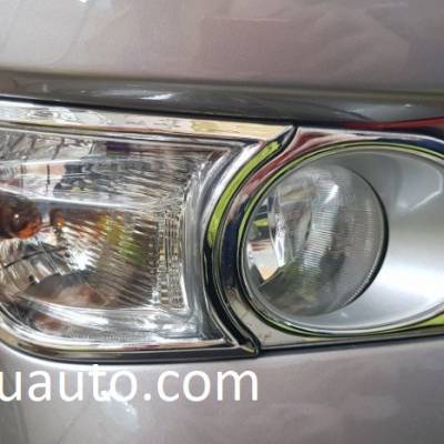 ốp đ&egrave;n gầm cho xe innova 2017