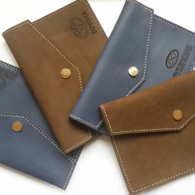 v&iacute; để giấy tờ xe oto