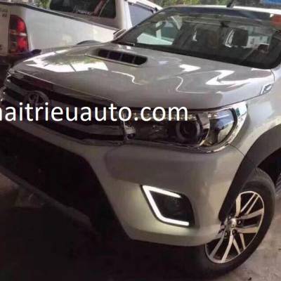 đ&egrave;n led gầm theo xe Hilux 2018