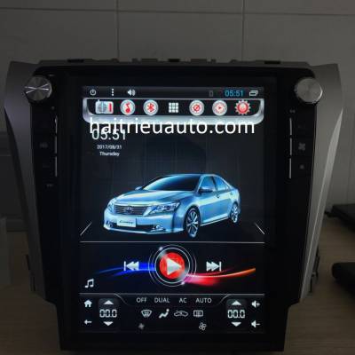 m&agrave;n h&igrave;nhTesla theo xe camry 2013-2017